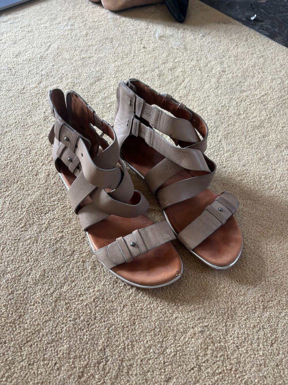 Gentle Souls by Kenneth Cole Leather Strap Buckle Sandals
